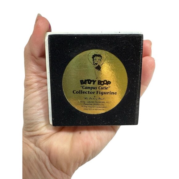 new BETTY BOOP collector figurine danbury mint CAMPUS CUTIE - Picture 6 of 6